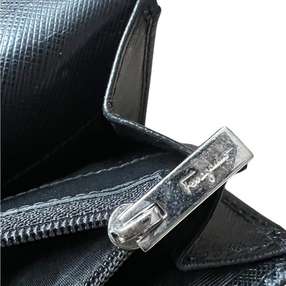 COACH Signature C4452 Long Zipper Wallet. Excellent condition! - Picture 8 of 16